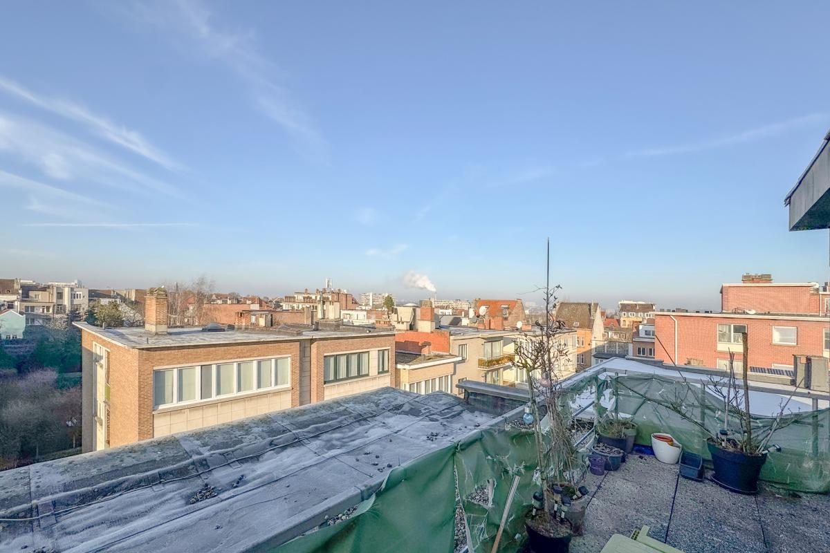 SOUS OFFRE ! Magnifique studio penthouse terrasse SO 12 m² + garage box