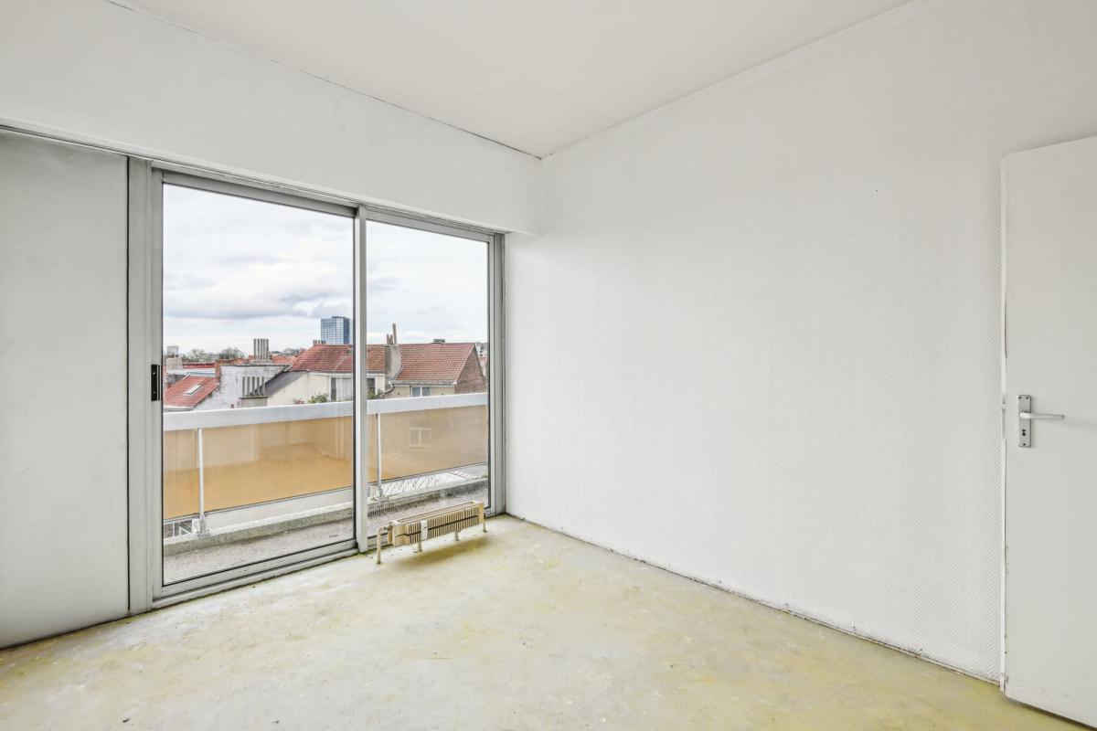 SOUS OFFRE ! Bascule : Appartement à rénover avec terrasses 