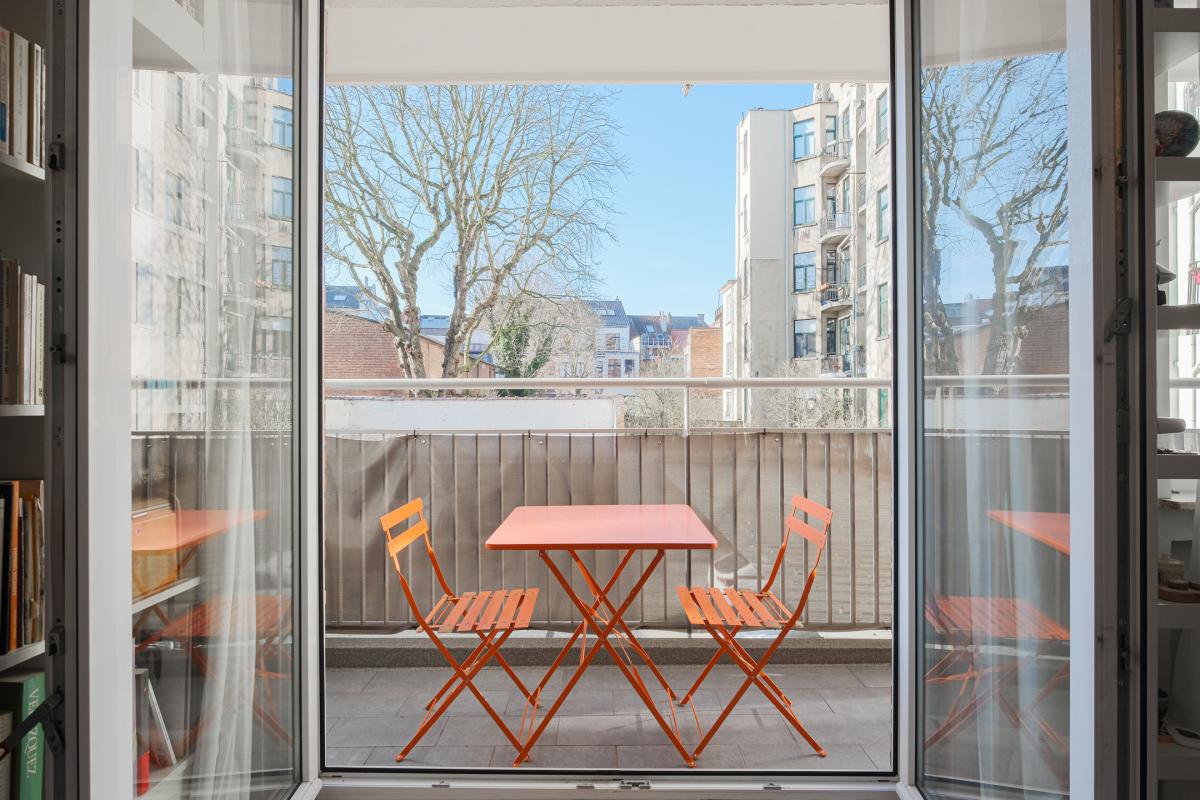 SOUS OFFRE !! Defacqz: lumineux appartement 1 chambre et terrasse