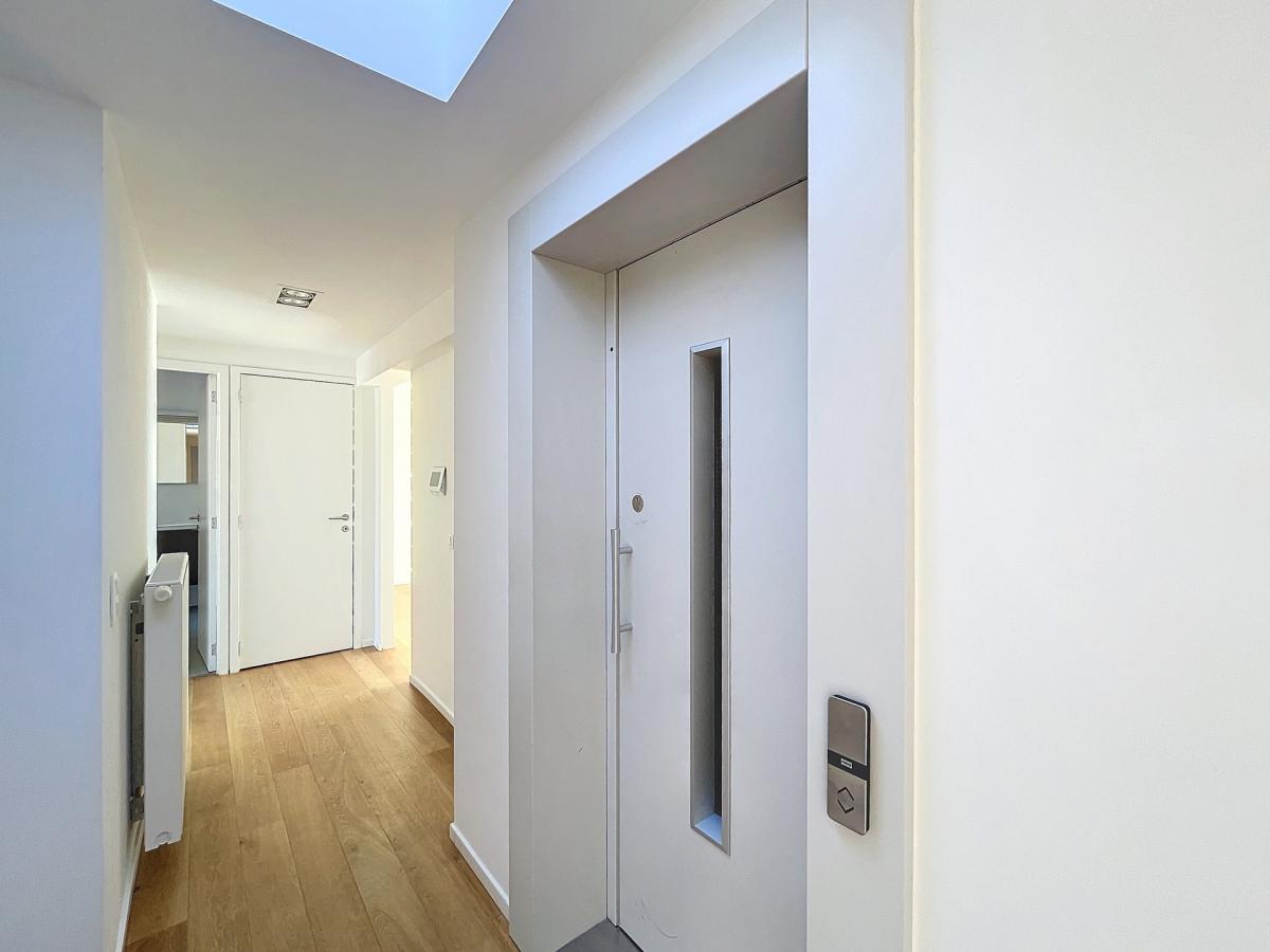 Quartier Européen : Penthouse 3 chambres avec 2 terrasses