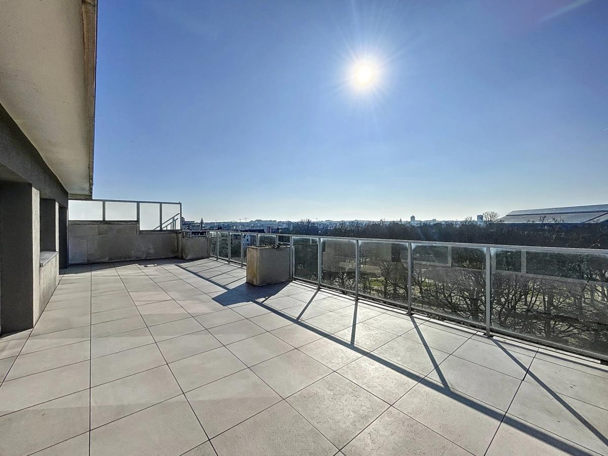 Quartier Européen : Penthouse 3 chambres avec 2 terrasses