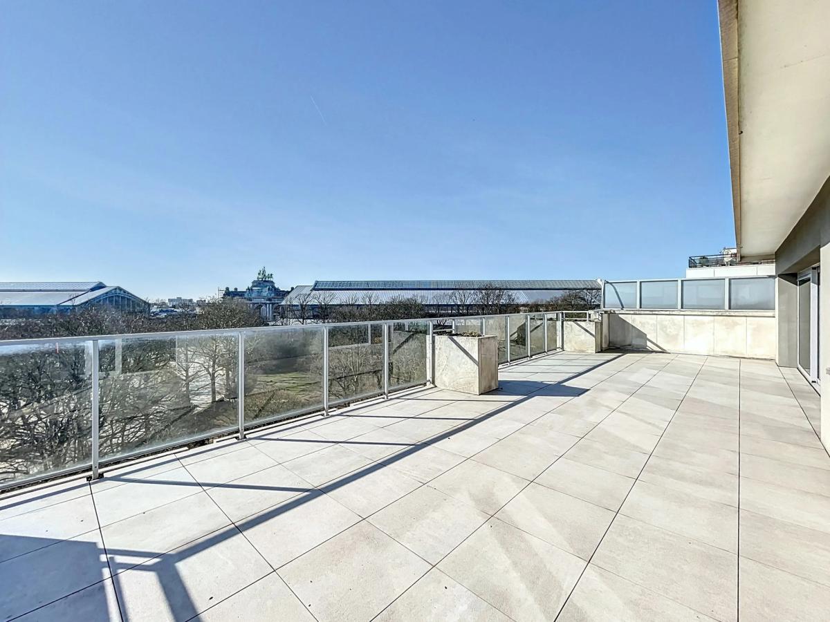 Quartier Européen : Penthouse 3 chambres avec 2 terrasses