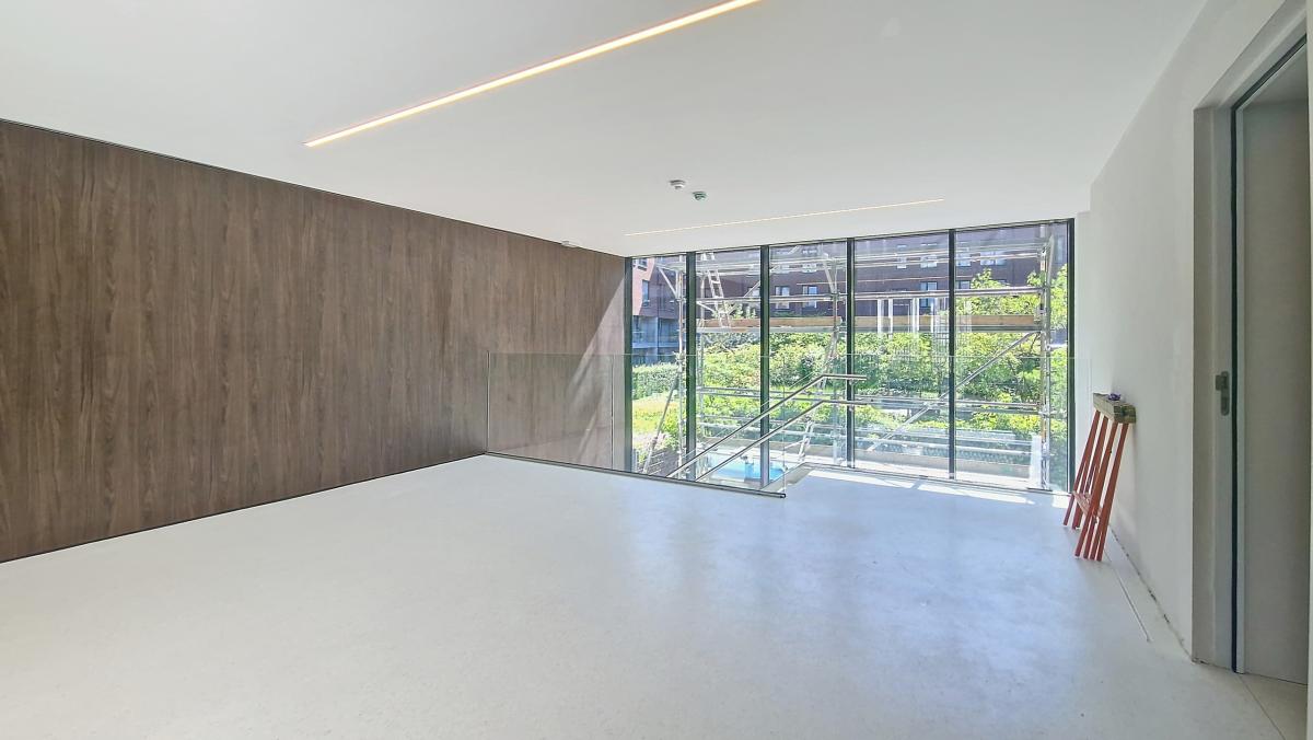 Rez-de chaussée +-145m²,3ch. + terrasse