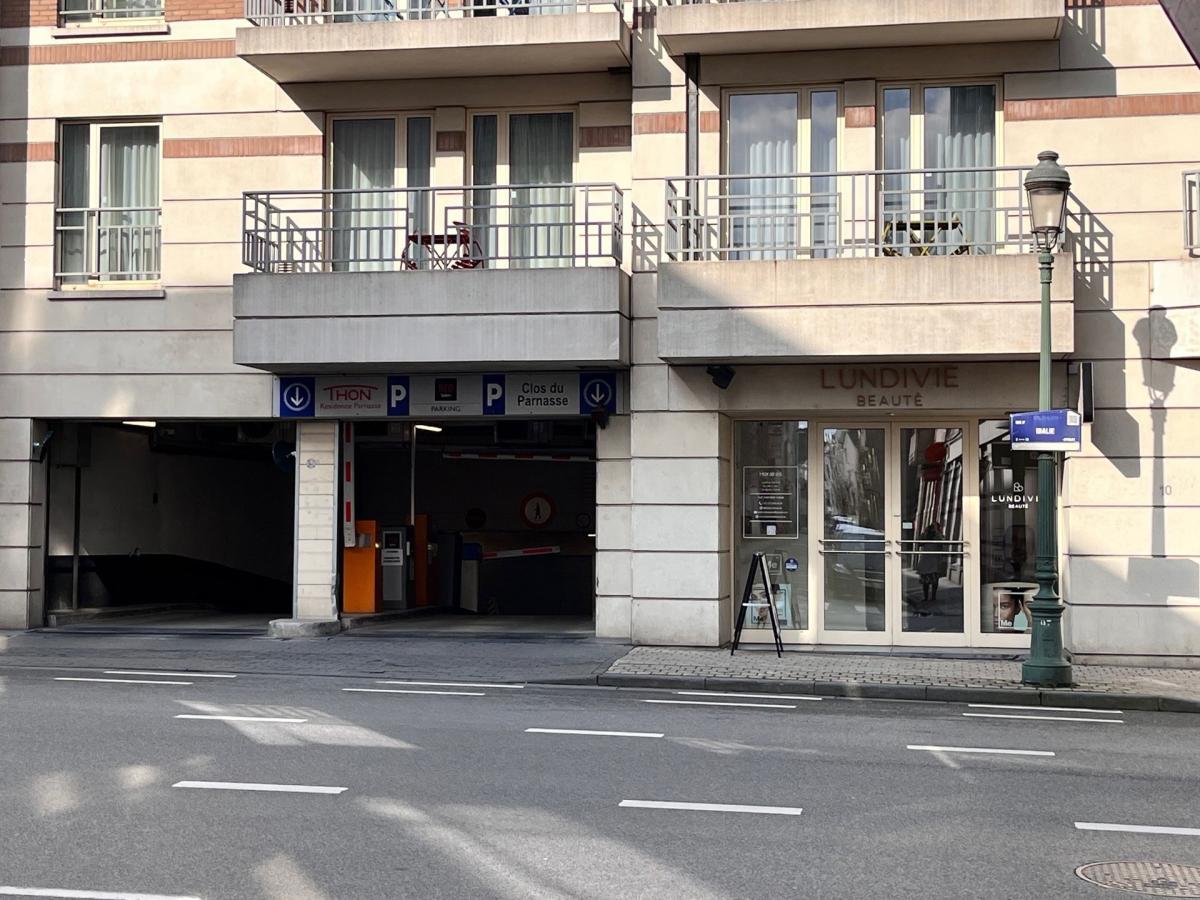 SOUS COMPROMIS - Parking couvert à vendre