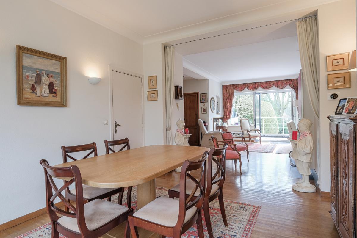SOUS OFFRE !! Sapinière : Superbe maison 4 chambres, bureau + beau jardin 
