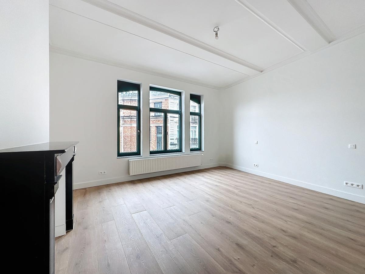 Sablon : Sublime appartement triplex penthouse remis à neuf