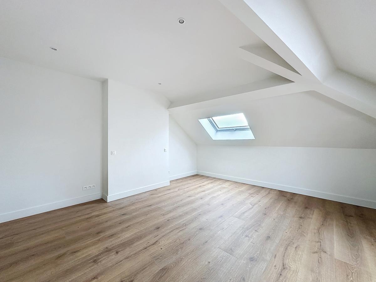 Sablon : Sublime appartement triplex penthouse remis à neuf