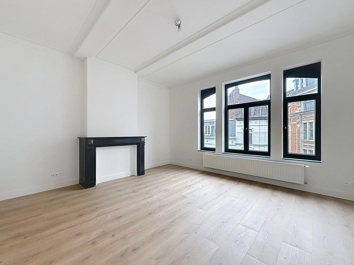 Sablon : Sublime appartement triplex penthouse remis à neuf