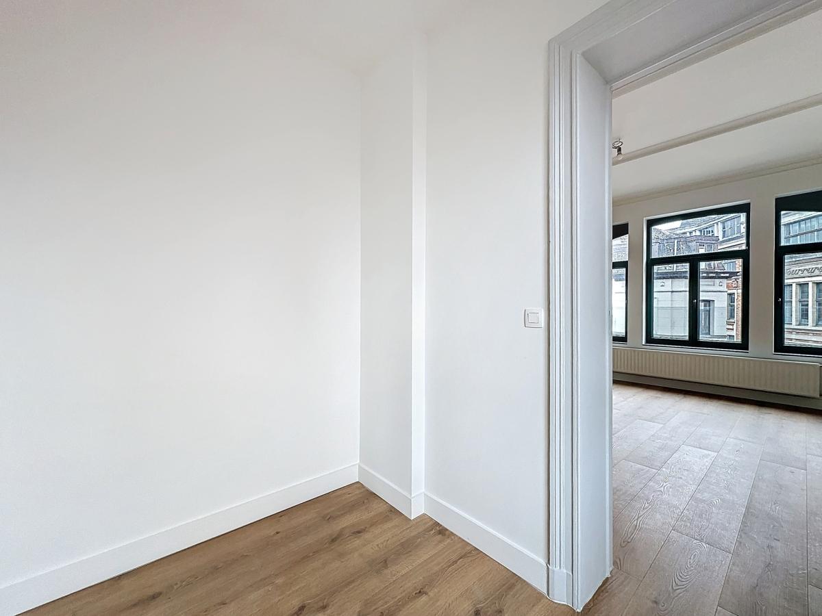Sablon : Sublime appartement triplex penthouse remis à neuf