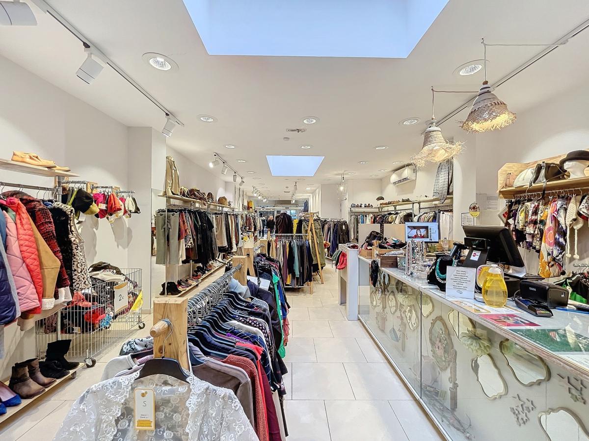 Madou : Magnifique surface commerciale de ± 170 m²