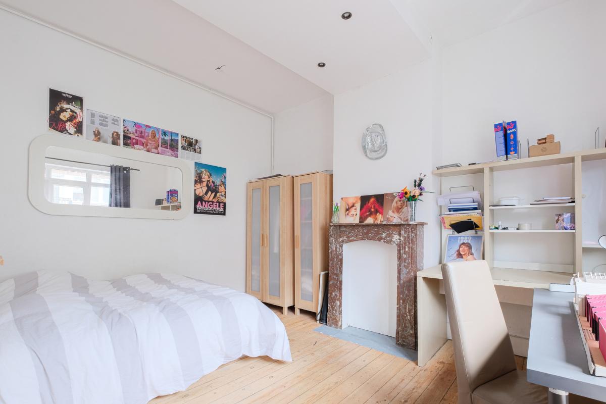SOUS OFFRE !! Cavell/ Depage : Belle maison à rafraichir + garage 