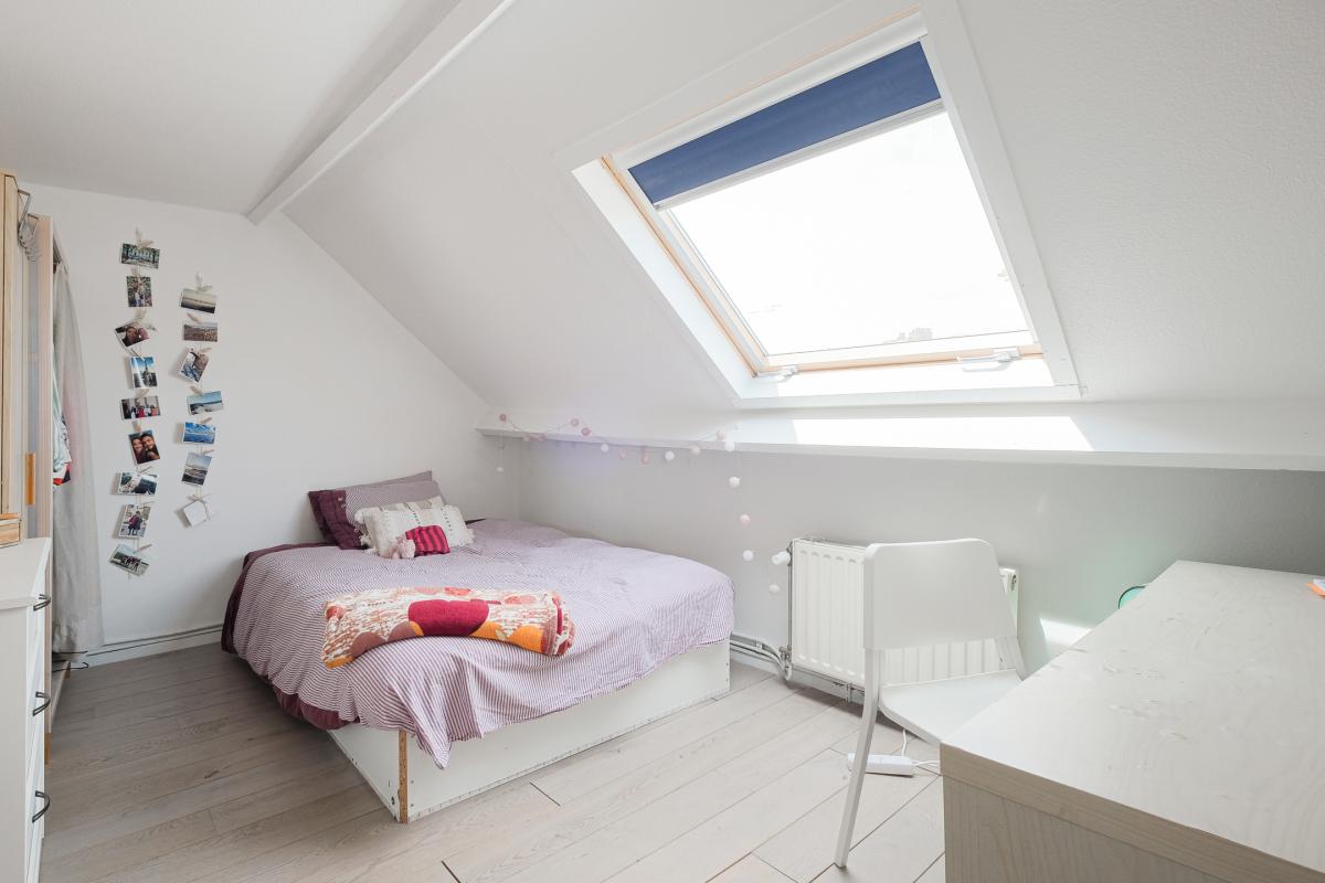 SOUS OFFRE !! Cavell/ Depage : Belle maison à rafraichir + garage 