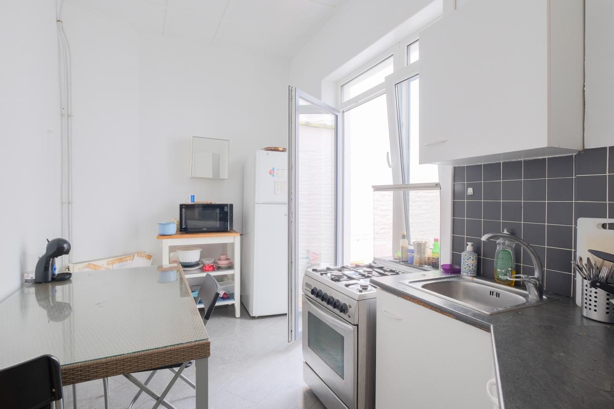 SOUS OFFRE !! Cavell/ Depage : Belle maison à rafraichir + garage 