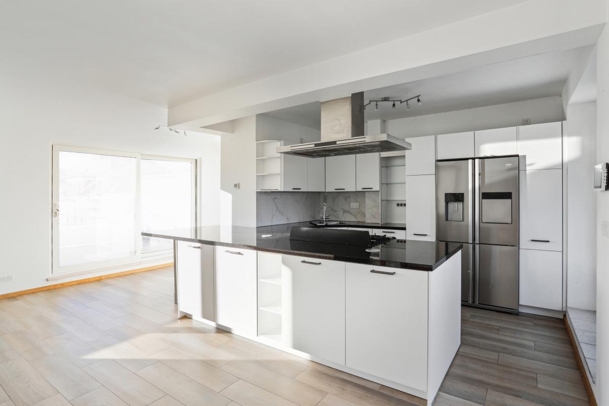 Boondael: Beau penthouse 3 chambres, bureau & 3 terrasses