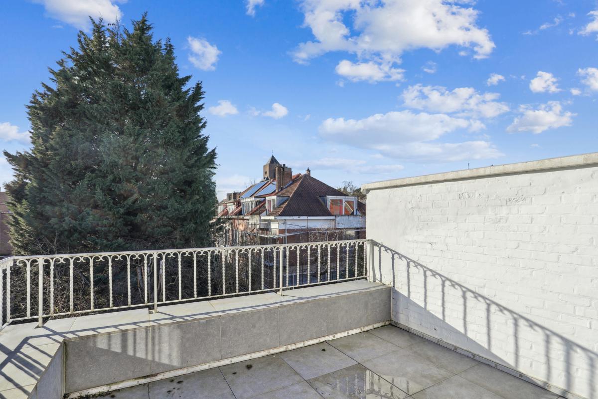 Boondael: Beau penthouse 3 chambres, bureau & 3 terrasses