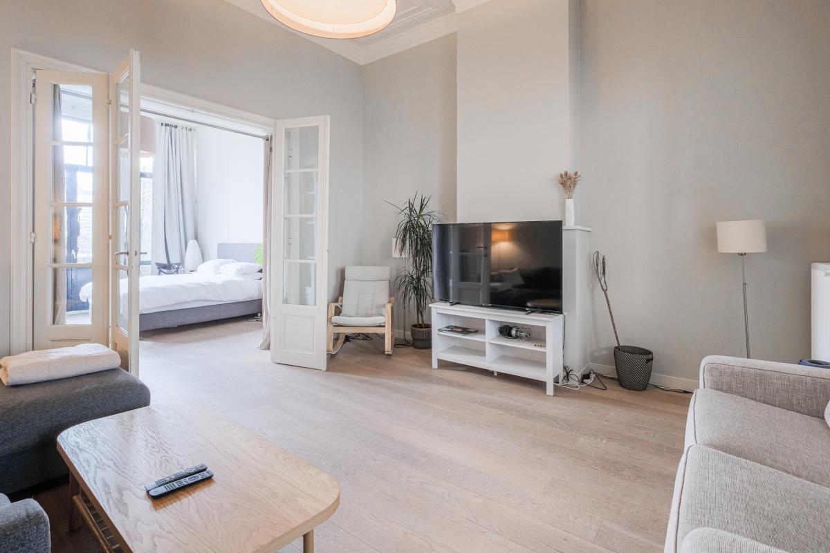 SOUS OFFRE !! Châtelain : Magnifique appartement de caractère + terrasse
