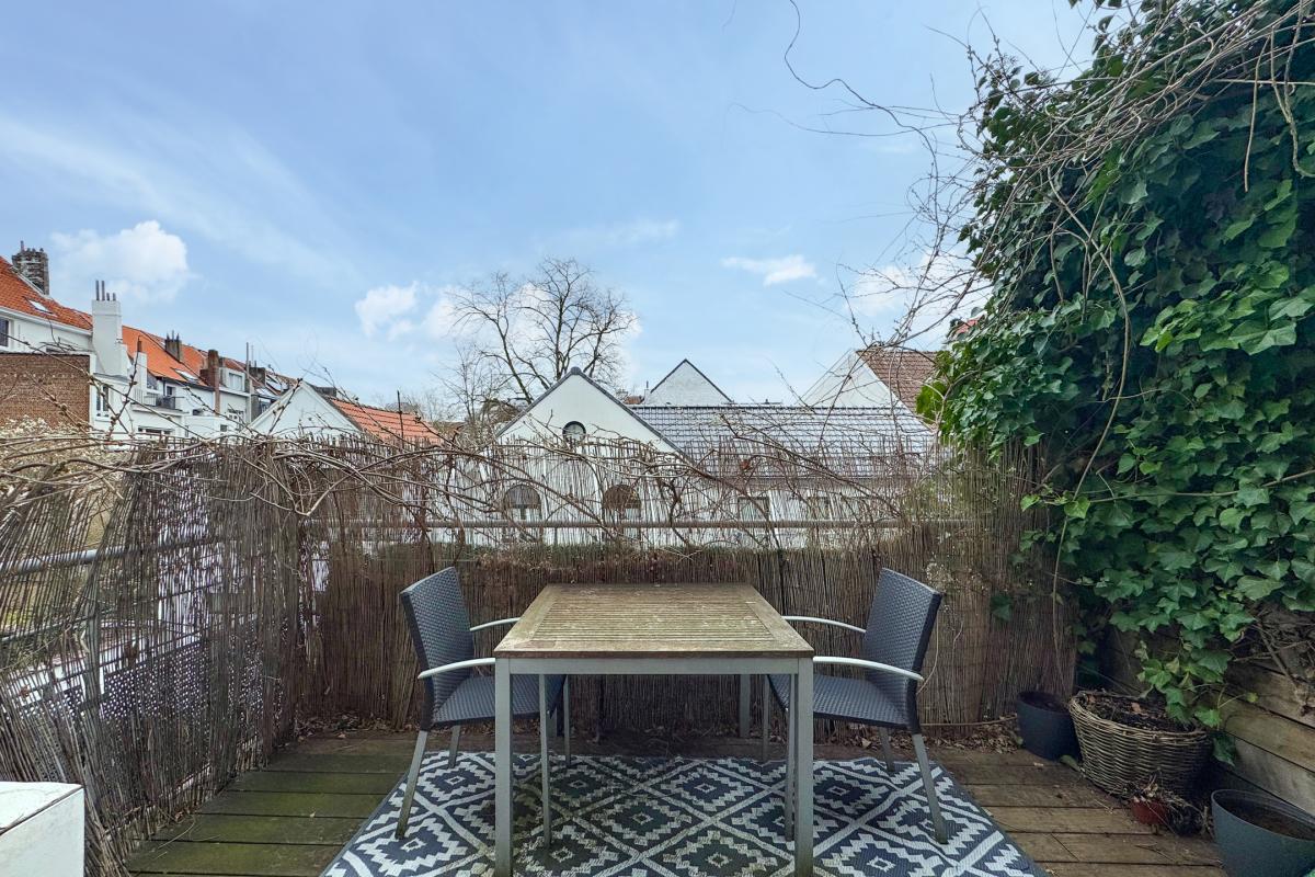 SOUS OFFRE !! Châtelain : Magnifique appartement de caractère + terrasse