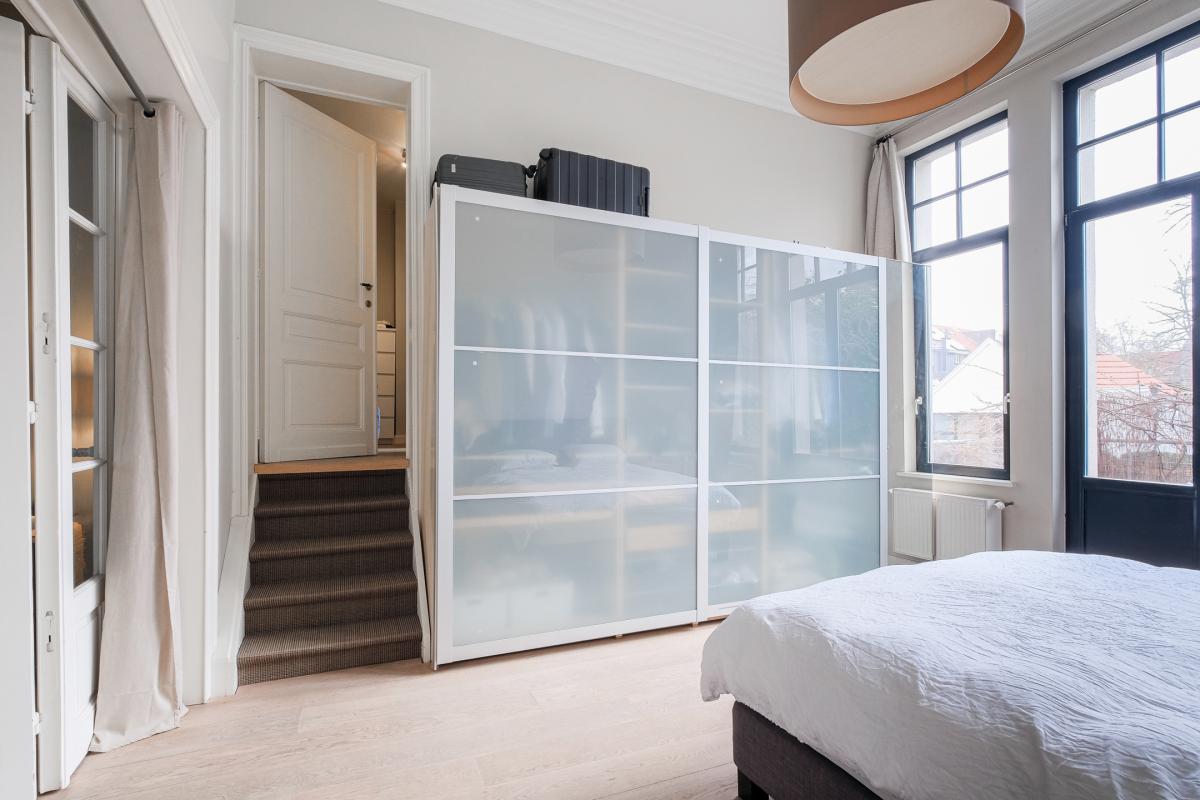 SOUS OFFRE !! Châtelain : Magnifique appartement de caractère + terrasse