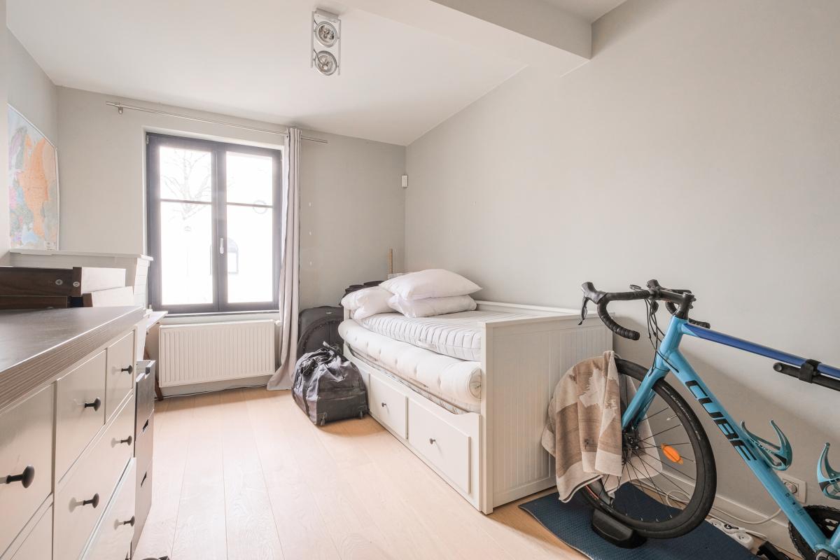 SOUS OFFRE !! Châtelain : Magnifique appartement de caractère + terrasse