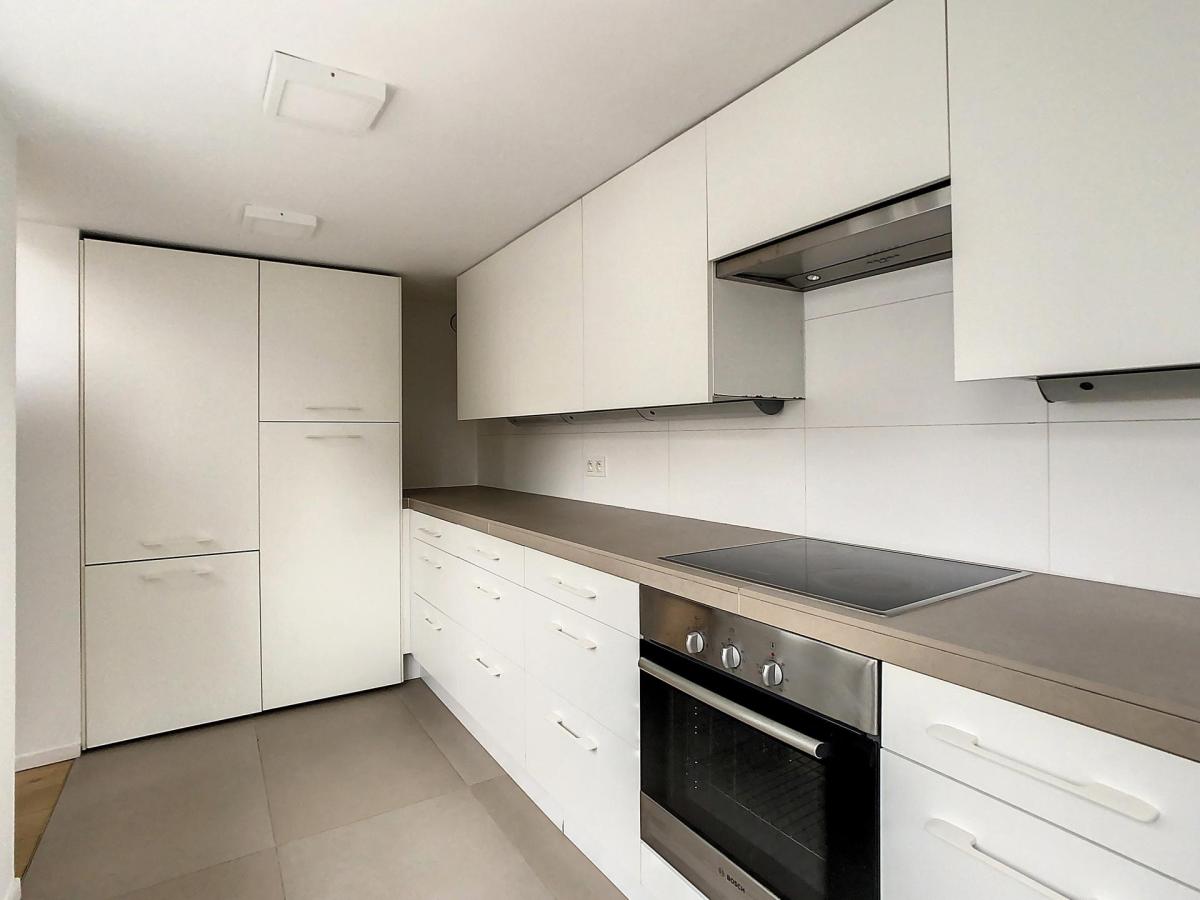 Châtelain : Beau duplex rez-de-chaussée avec jardin