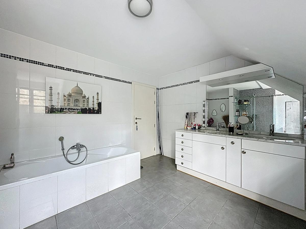 Dieweg : Superbe duplex penthouse + terrasse + parking