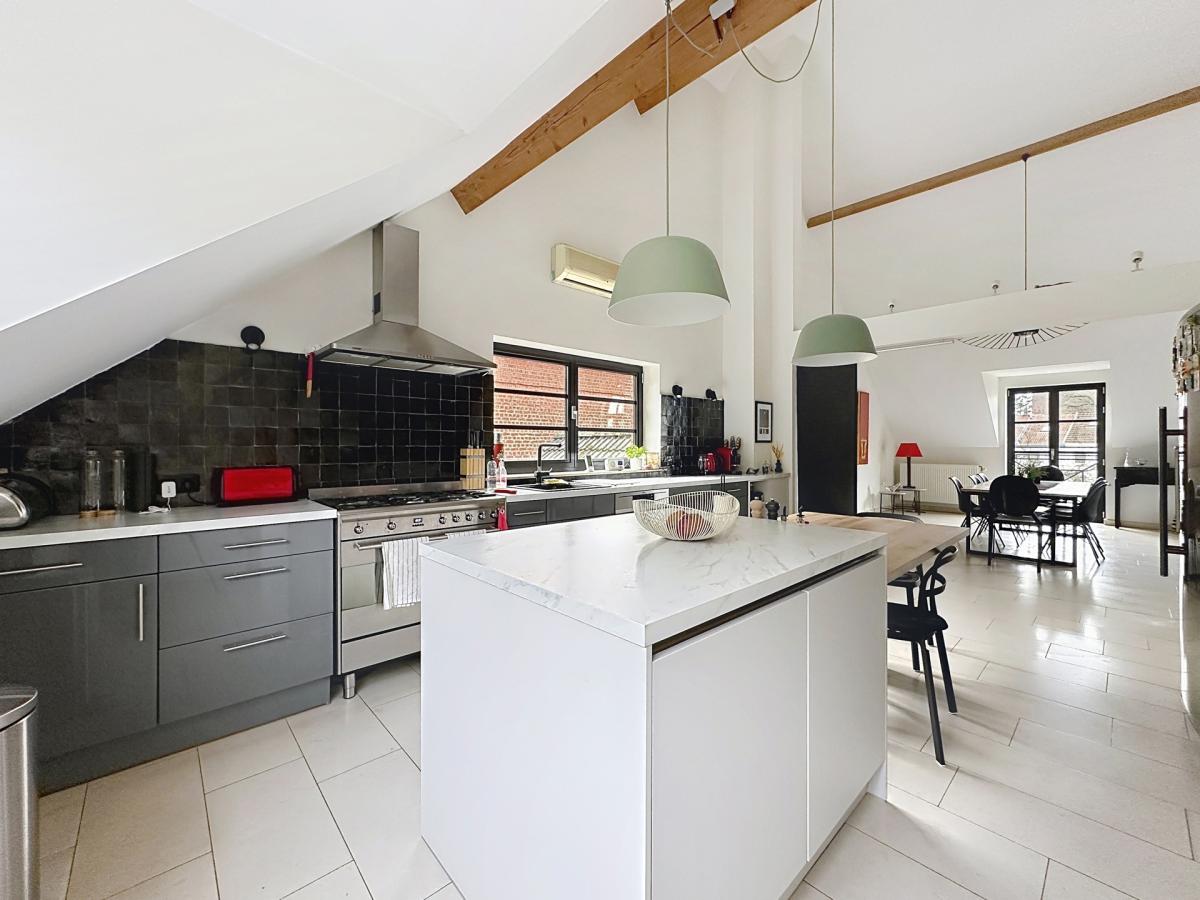 Dieweg : Superbe duplex penthouse + terrasse + parking