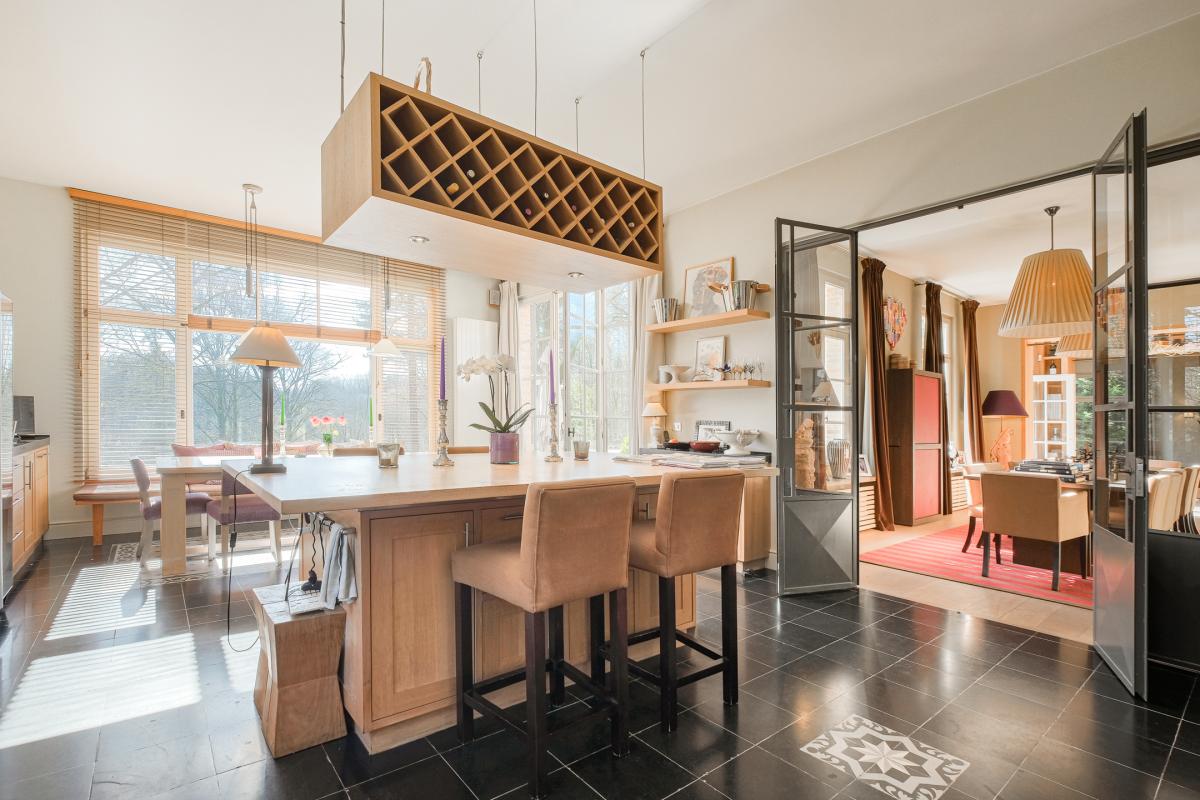 Magnifique villa de 700m2, 6 ch, 6 sdb, jardin de 50 ares