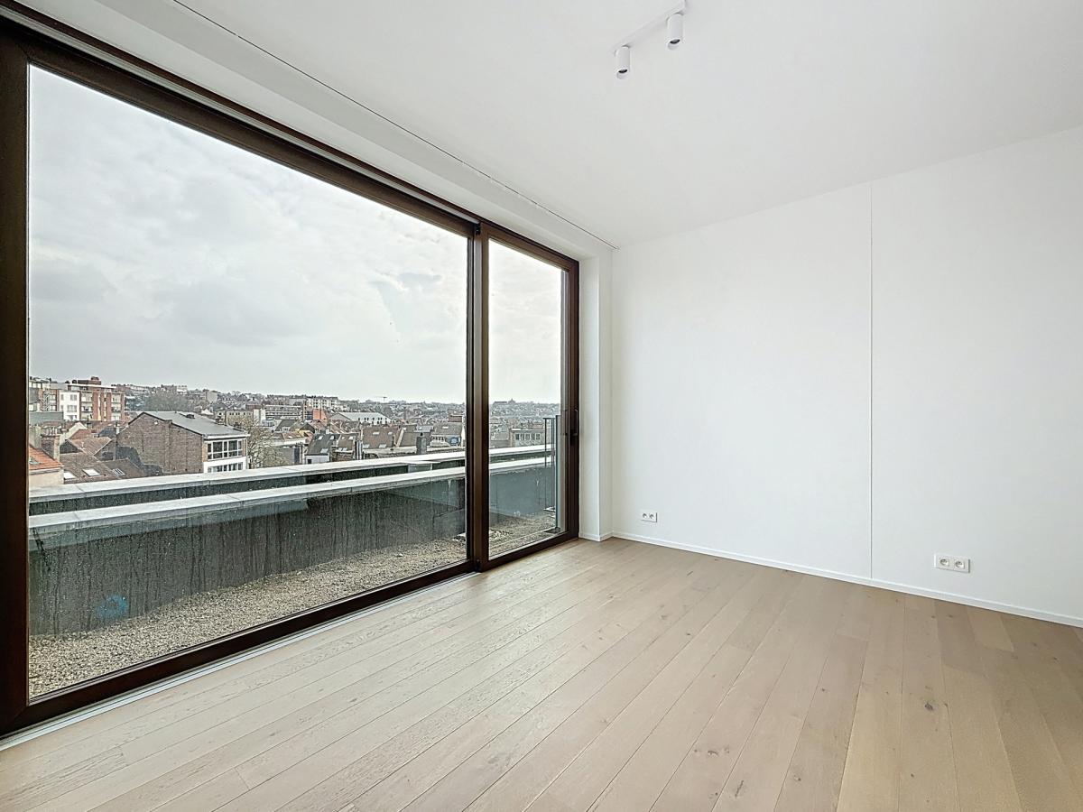 JOURDAN : Penthouse neuf 4 CH + Terrasse