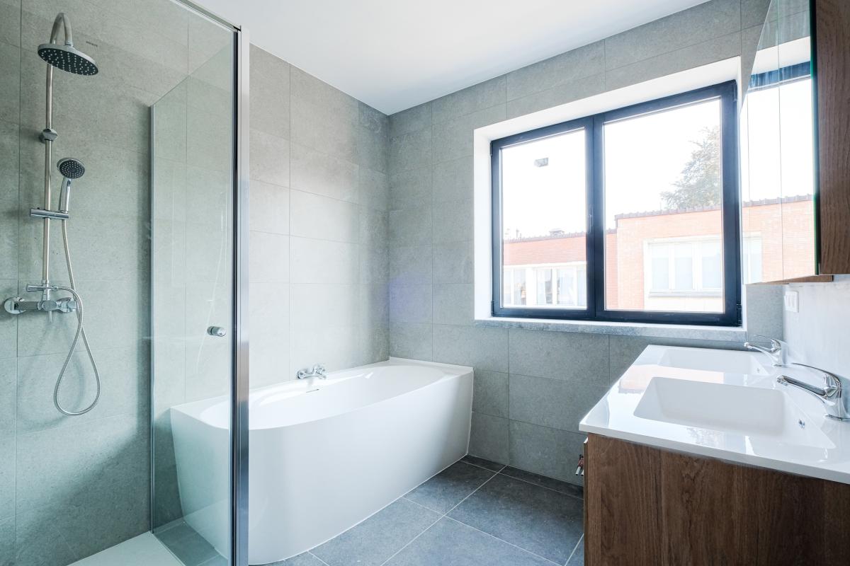 Calevoet ,maison neuve 3ch.+- 186m², jardin , garage.