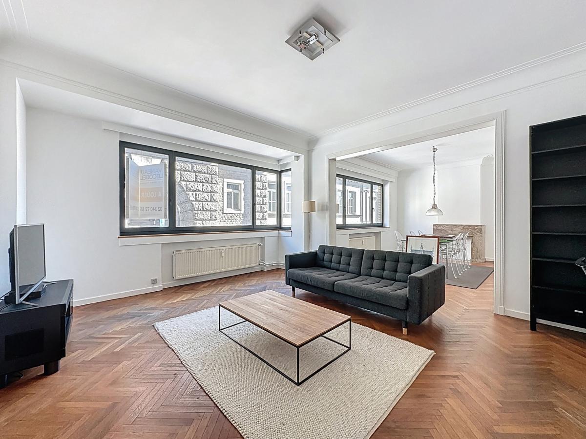 Petit Sablon : Charmant appartement de 2 chambres + balcon