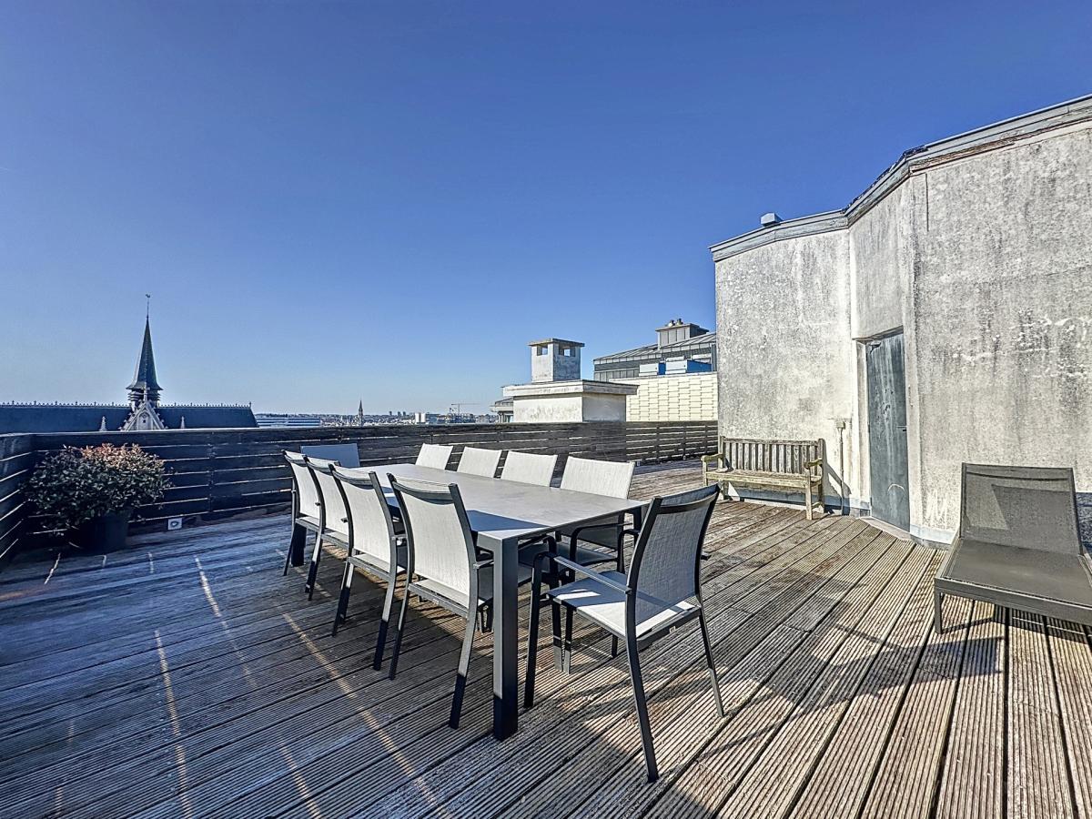 Petit Sablon : Charmant appartement meublé de 2 CH. + balcon