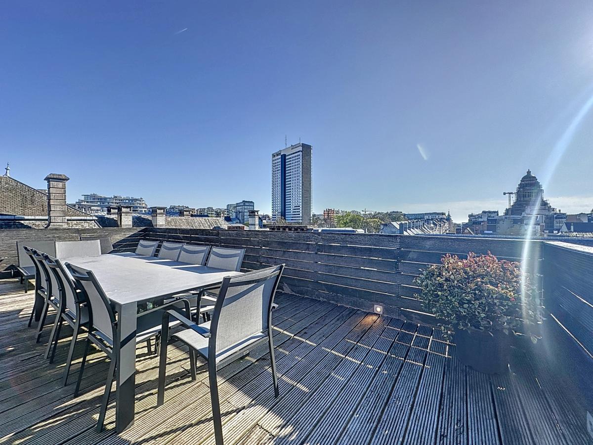 Petit Sablon : Charmant appartement meublé de 2 CH. + balcon