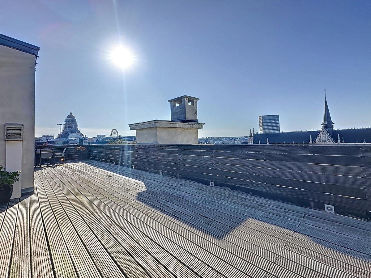 Petit Sablon : Charmant appartement meublé de 2 CH. + balcon