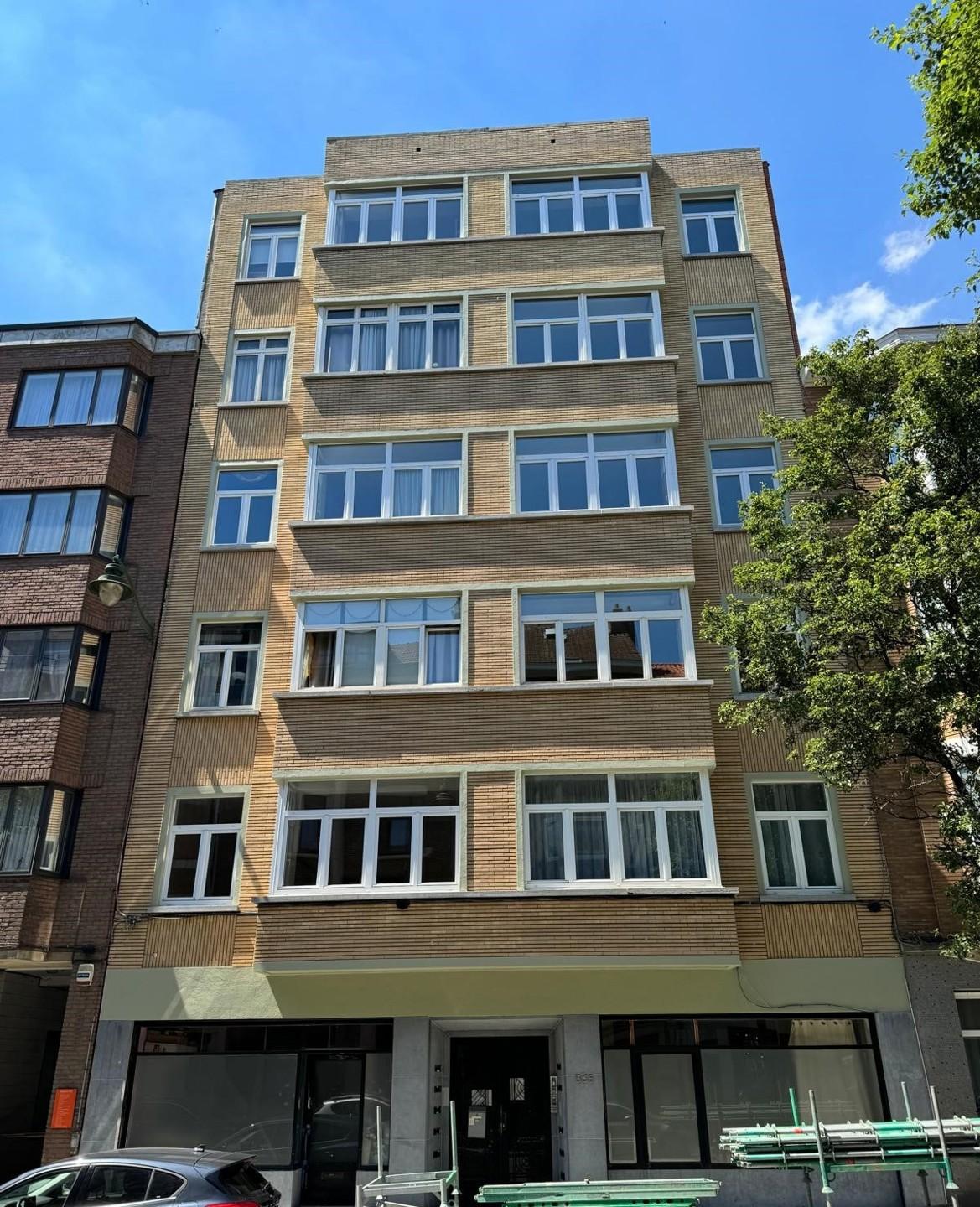 Molière/Alsemberg, ravissant appartement 2ch à rénover