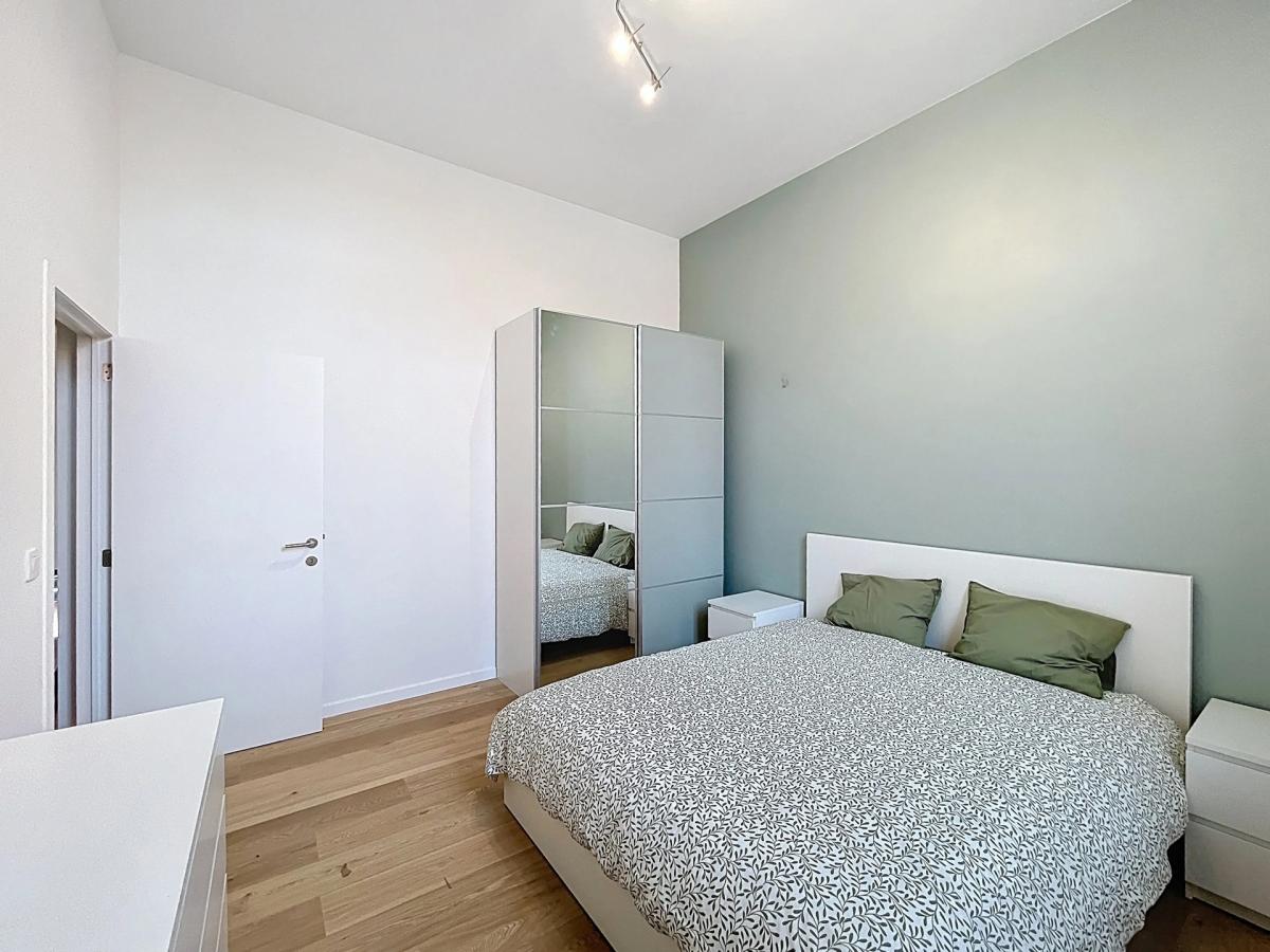 Quartier Européen : Superbe duplex 2 CH. entièrement rénové 