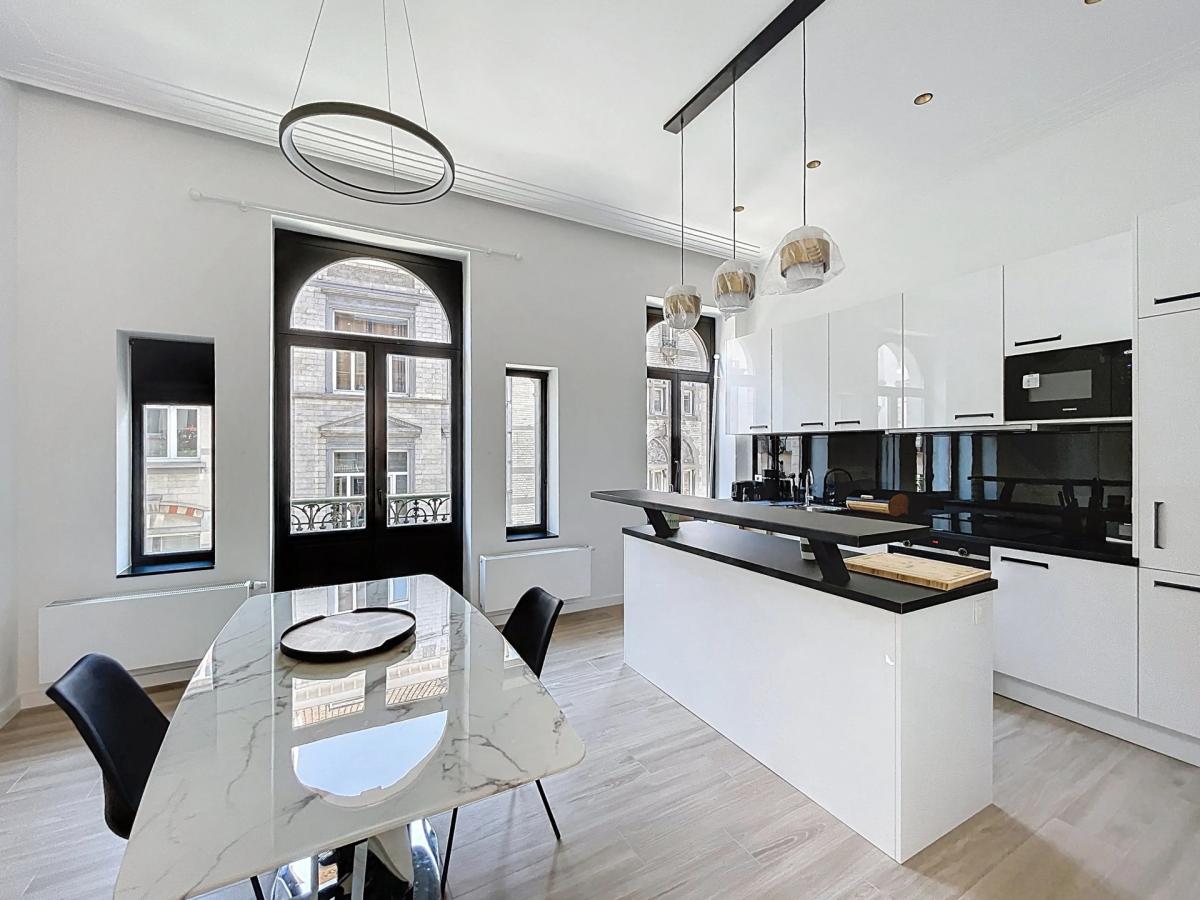 Quartier Européen : Superbe duplex 2 CH. entièrement rénové 