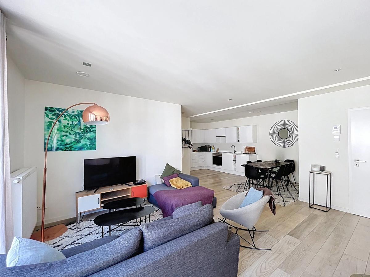 Quartier Européen: Superbe appartement meublé 2 ch +terrasse