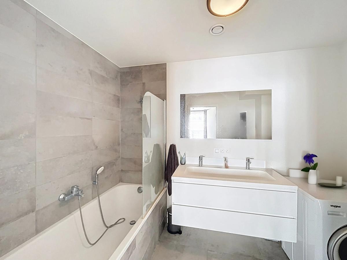 Quartier Européen: Superbe appartement meublé 2 ch +terrasse