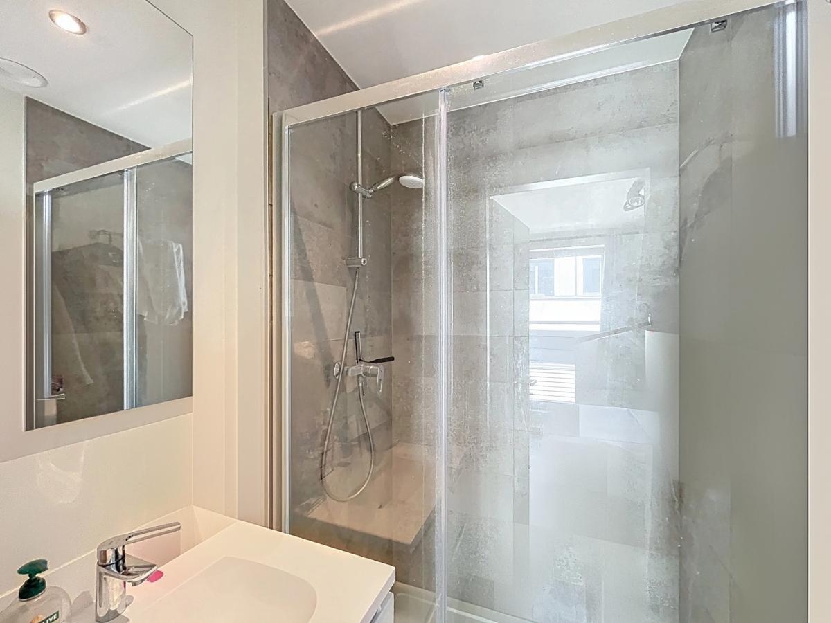 Quartier Européen: Superbe appartement meublé 2 ch +terrasse