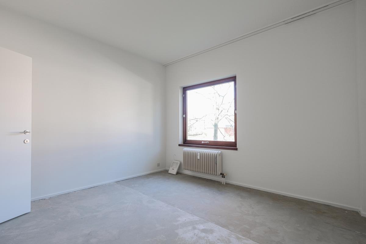 Cavell/Langeveld: Appartement à rénover 3 chambres +terrasse