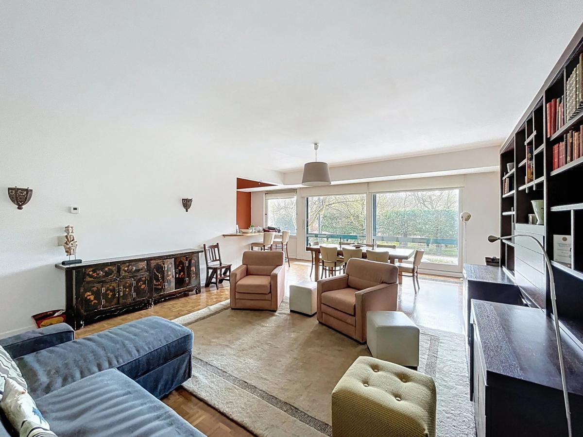 Cinquantenaire : Superbe appartement meublé de 2 chambres