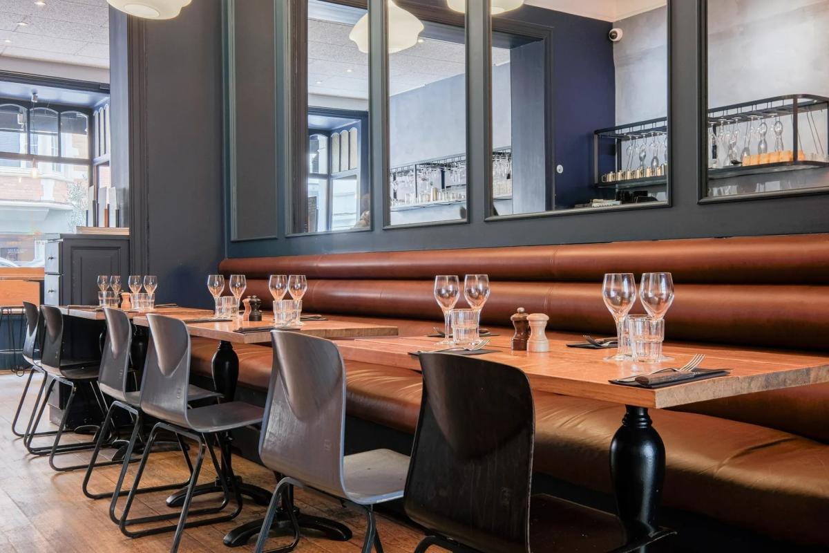 Place Brugmann: Magnifique surface commercial de ± 130 m²
