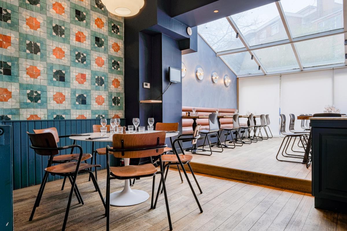 Place Brugmann: Magnifique surface commercial de ± 130 m²
