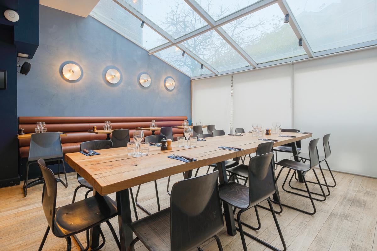 Place Brugmann: Magnifique surface commercial de ± 130 m²