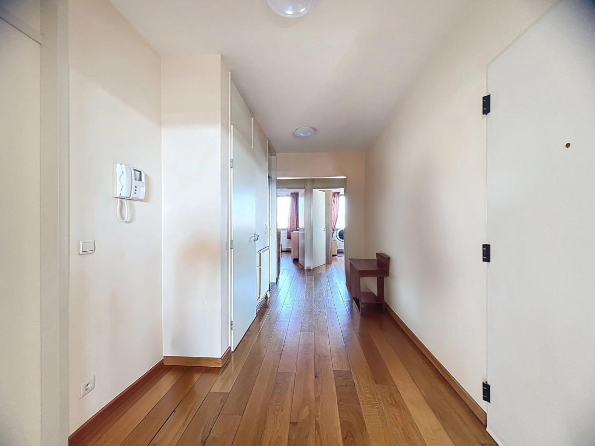 Cours St-Michel : Bel appartement 2 chambres + terrasse