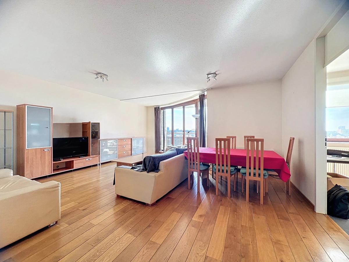 Cours St-Michel : Bel appartement 2 chambres + terrasse