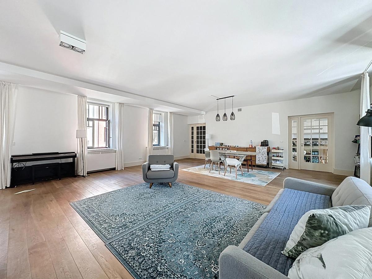 Pl. Brugmann : Somptueux appartement - Immeuble de prestige