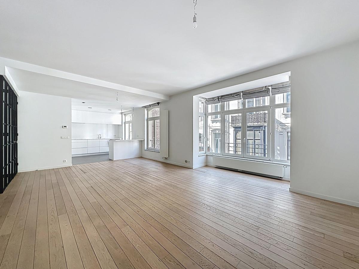 Pl. Stéphanie : Bel appartement de caractère 