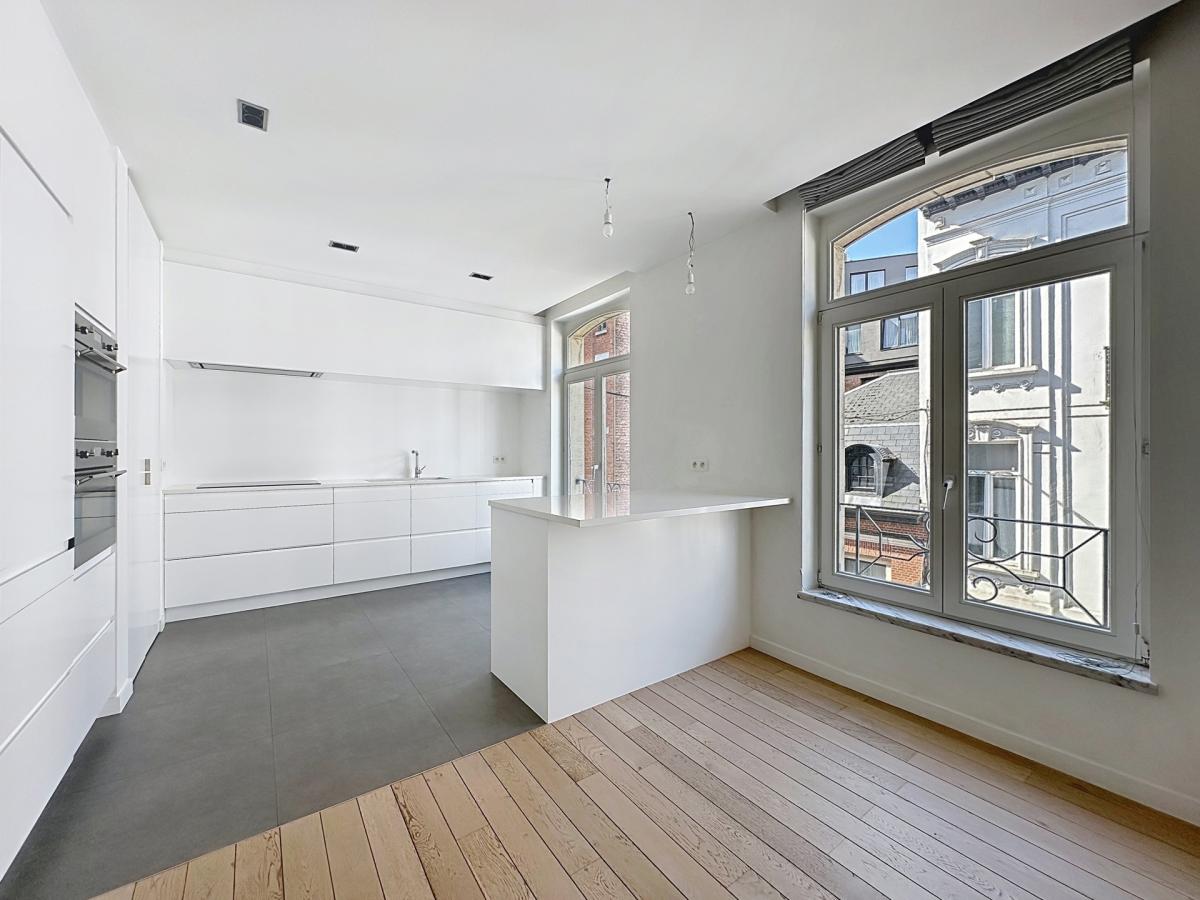 Pl. Stéphanie : Bel appartement de caractère 