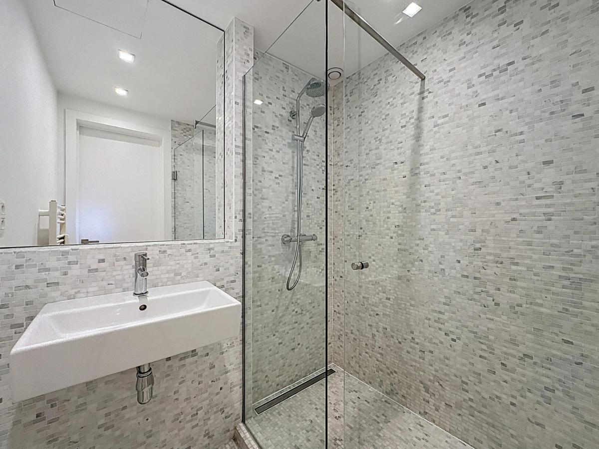 Pl. Stéphanie : Bel appartement de caractère 